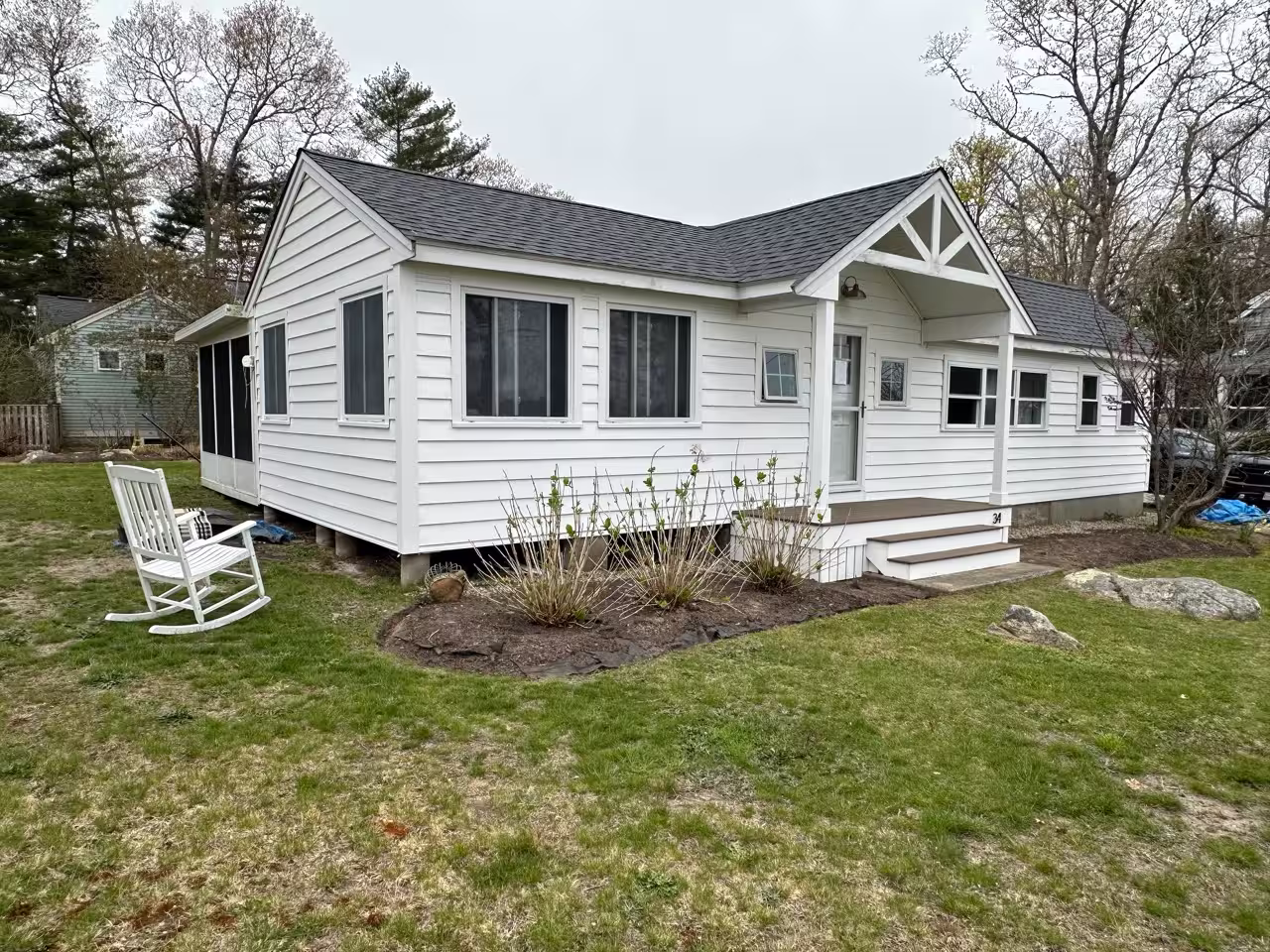 Finished vinyl siding cottage re-side
